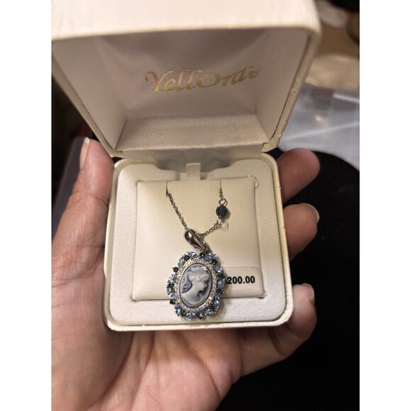 Cameo Blue Stones NIB Necklace - Picture 3 of 5